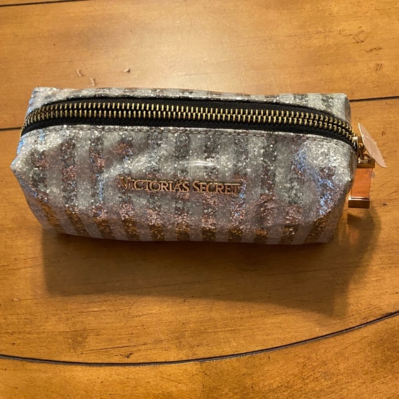 Victoria’s Secret zippered silver glitter makeup pouch/pencil case . NWT - Picture 2 of 3